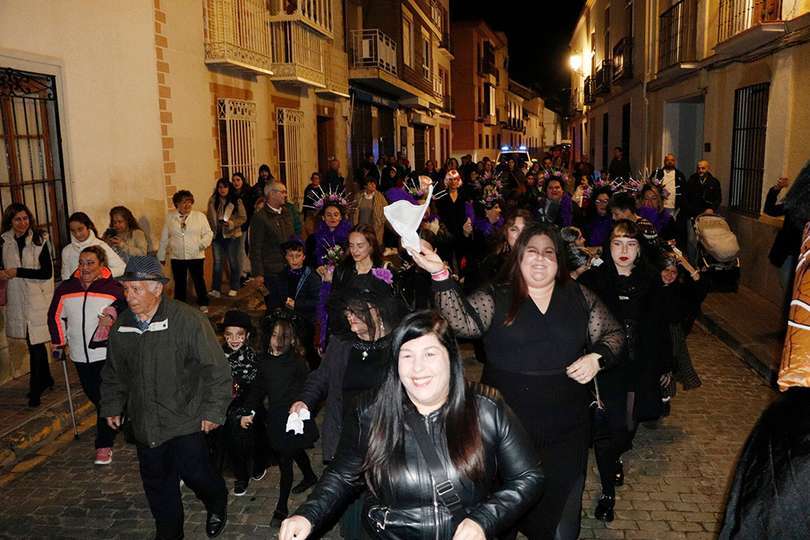 Decenas de dolientes se sumaron al luctuoso momento