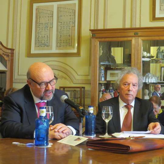 Francisco Gutiérrez Carbajo, con Andrés Valverde Sánchez, director/coordinador de la Tertulia Andrés Valverde del Real Casino de Madrid, ágora del pensamiento y la palabra