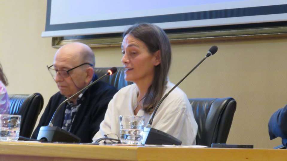 Laura Ponte, modelo y diseñadora de moda, junto a su padre, el autor, José Manuel Ponte