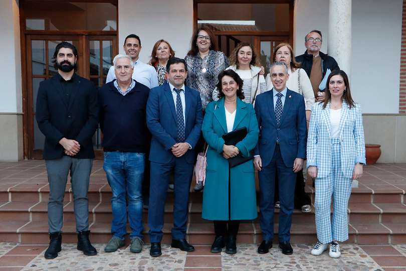 Partícipes de la presentación del próximo Centro Cervantino interactivo de Almodóvar del Campo