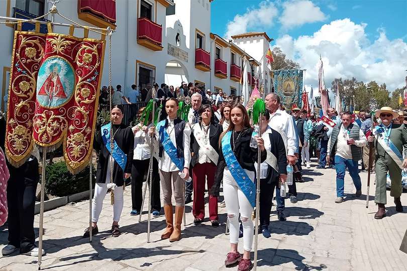 Desfilando camino del santuario