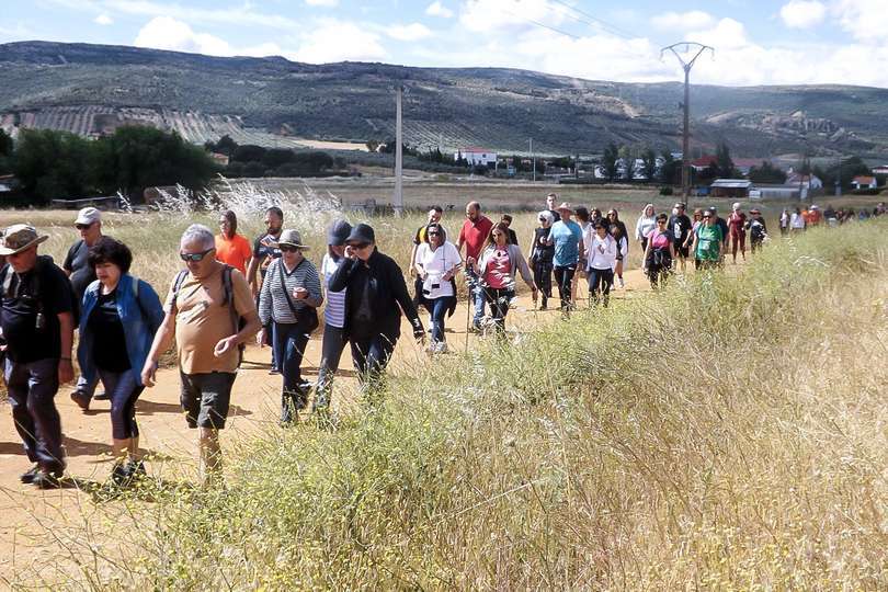 Los participantes en la marcha, en uno de los lugares por los que pasaron