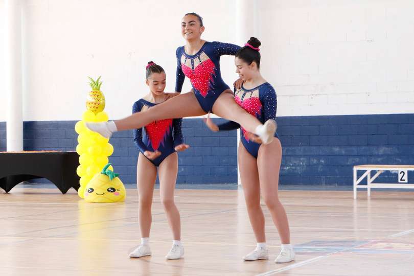 Participación de un trío