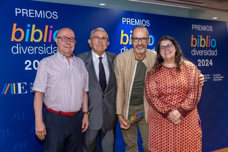 Juan Carlos Rentero, director de JC Ediciones, Esteban y Jorge Sanz, y Lidia López directora de Lastura ediciones