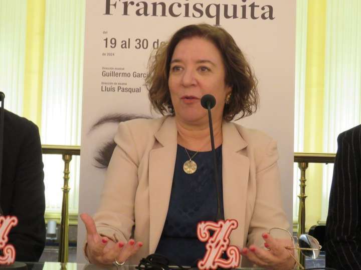 Isamay Benavente, directora del Teatro de la Zarzuela, que presentó y coordinó el acto de presentación