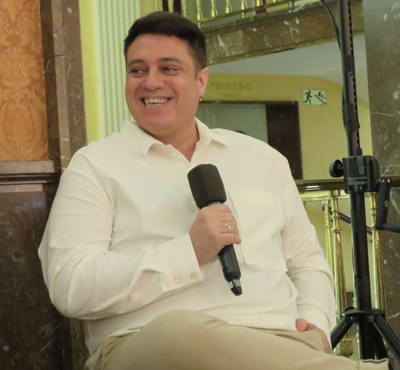 El tenor Alejandro del Cerro