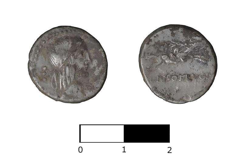 Moneda hallada en el yacimiento torteño