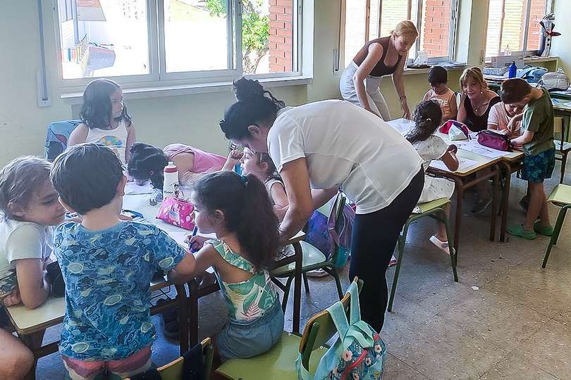 Los participantes están organizados por grupos de edad