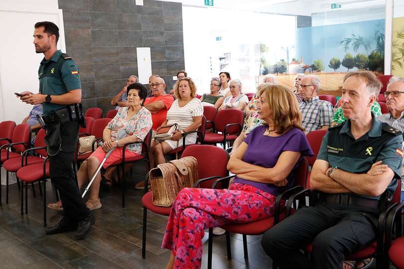 La actividad se celebró en la sala de actividades del Mercado Municipal