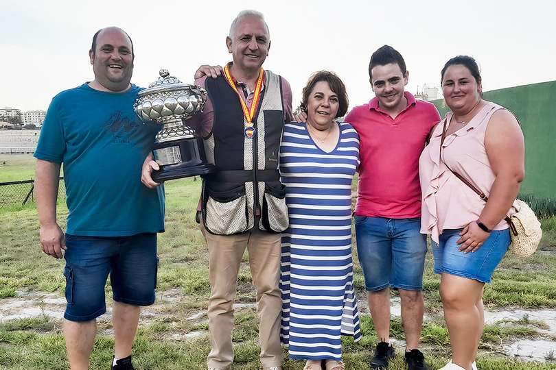 Recibiendo el afecto de familiares