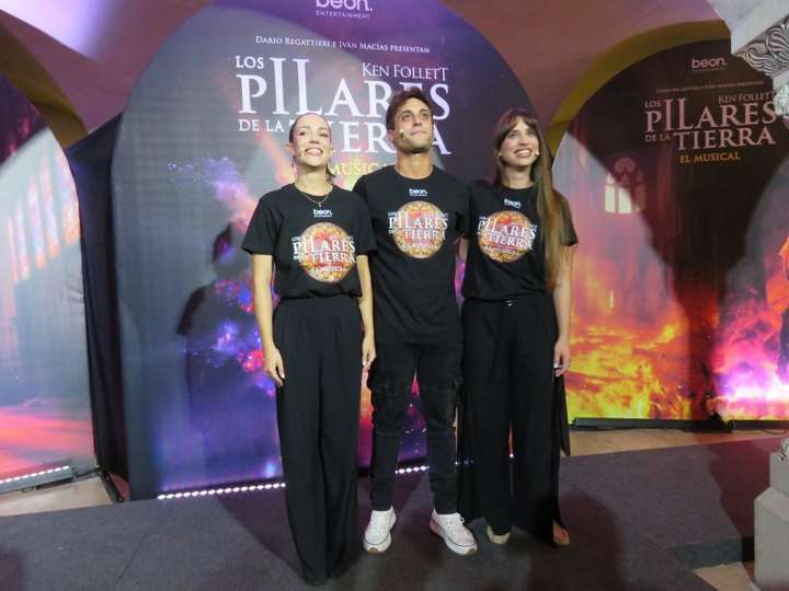 Cristina Picos, Javier Ariano y Teresa Ferrer intérpretes principales del musical