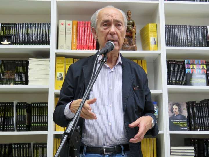 Luis Alberto Cuenca, polifacético, poeta, traductor, investigador, crítico literario, maestro de la oratoria y la elocuencia