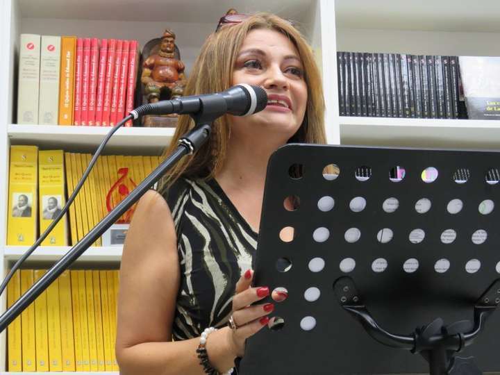 Julieta Deossa, artista plástica, escritora y poeta de Medellín (Colombia)