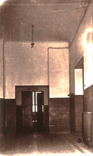 Vista de un pasillo del Edificio de la Escuela de Capataces