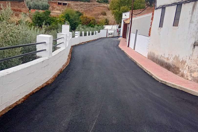 Asfaltado de la calle La Fuente