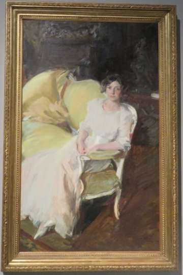 Clotilde sentada en un sofá, 1910