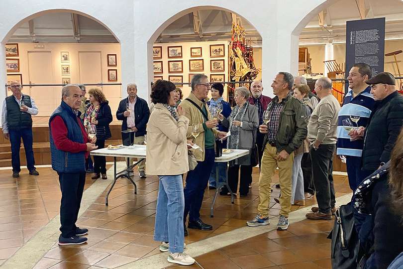 En plena cata, en las instalaciones de Bodega 'Virgen de las Viñas'