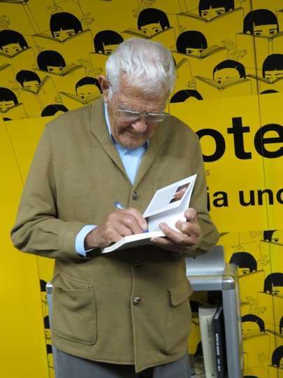 José Menéndez. De 96 años de edad