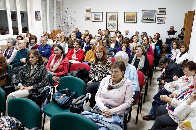 Asistentes a la cita que acogió el salón de actos de la OCA almodovareña
