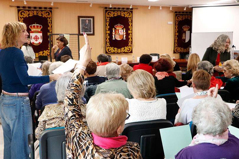 Lola Ruiz, a la izquierda, coordinadora del Centro de la Mujer rabanero