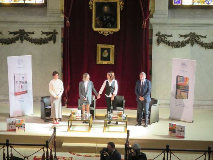 Cristina Villanueva, Beatriz Serrano, Paloma Sánchez-Garnica y José Creuheras