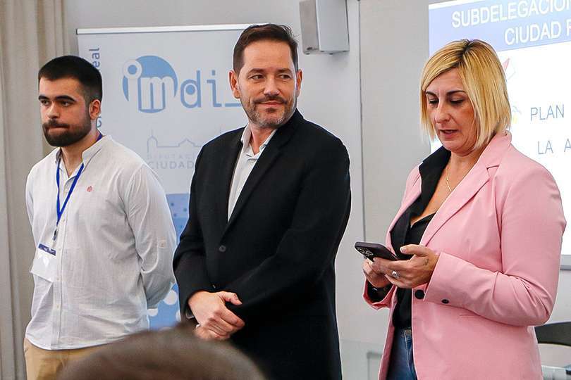 Guillermo Sánchez, David Broceño y Yolanda Molina, en la inauguración