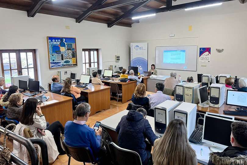 Panorámica de la estancia en la que se ha celabrado la cuarta sesión de la programación