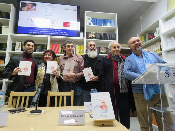 Asistentes a la presentación del libro