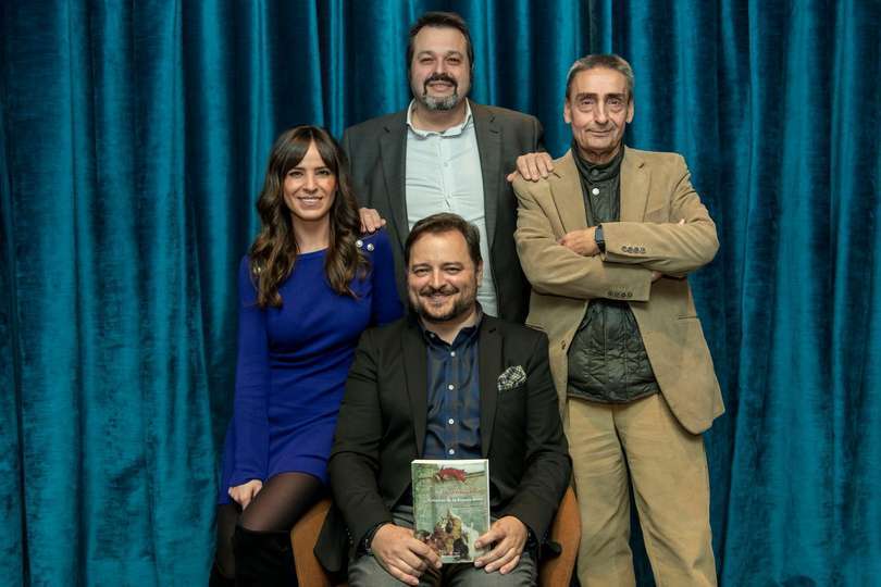Los participantes en la presentación del libro