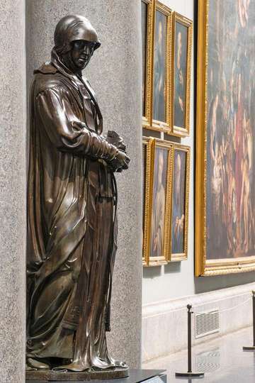 Escultura de María de Hungría en la Galería Central
