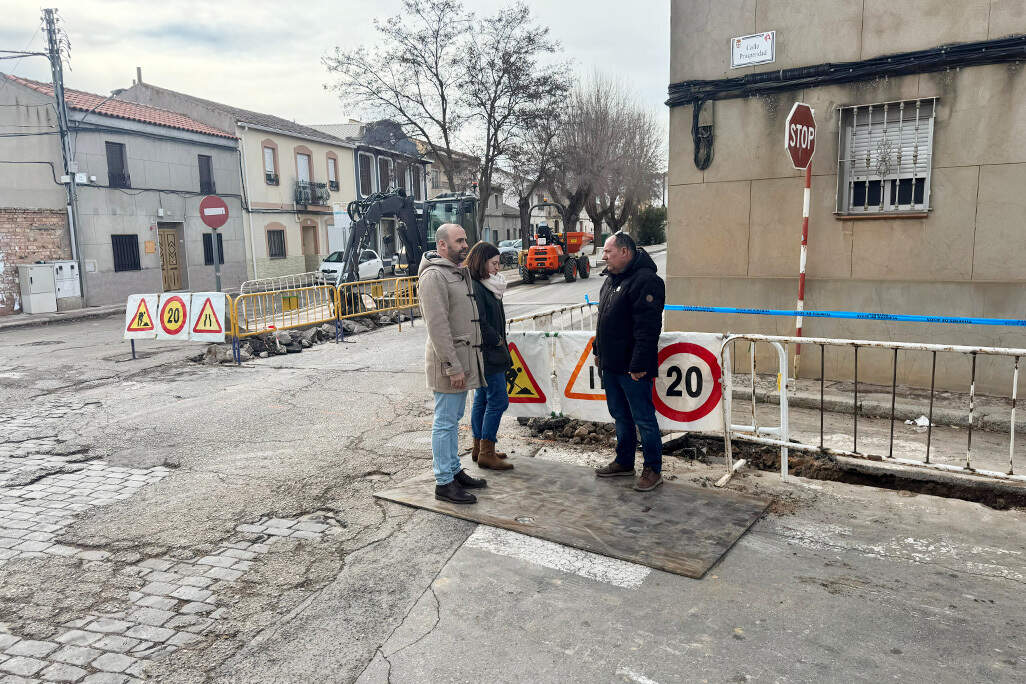 Visitando las obras en la confluencia con la calle Prosperidad