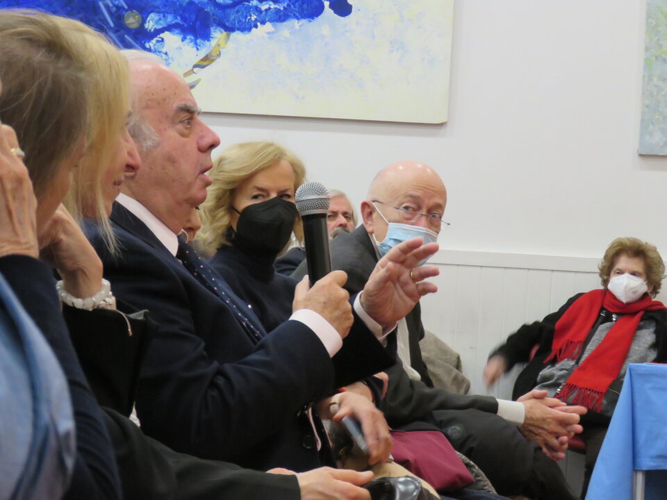 En primer término, alguno de los nietos de los hermanos Ortega y Gasset