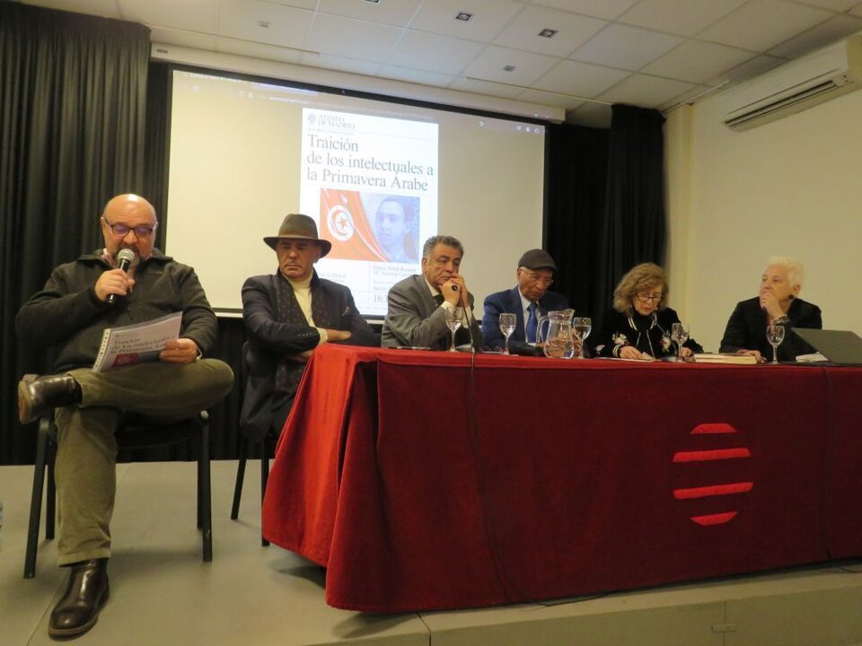 2:	Basilio Rodríguez Cañada; Maher Abderramán; Ridha Mami; Mohamed Al-Houni; María Antonia García de León y Gloria Nistal Rosique