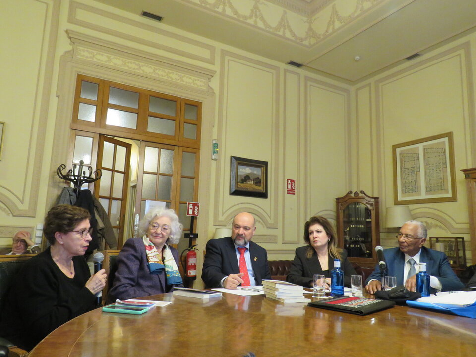 Luisa Ballesteros Rosas; Carmen Marchante; Basilio Rodríguez Cañada; Dhouha Abid y Mohammed Abdel Muttalib Elhouni