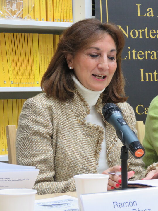 María del Carmen Aranda, vicepresidenta y coordinadora nacional de la Academia Norteamericana de Literatura Moderna Internacional (ANLMI)