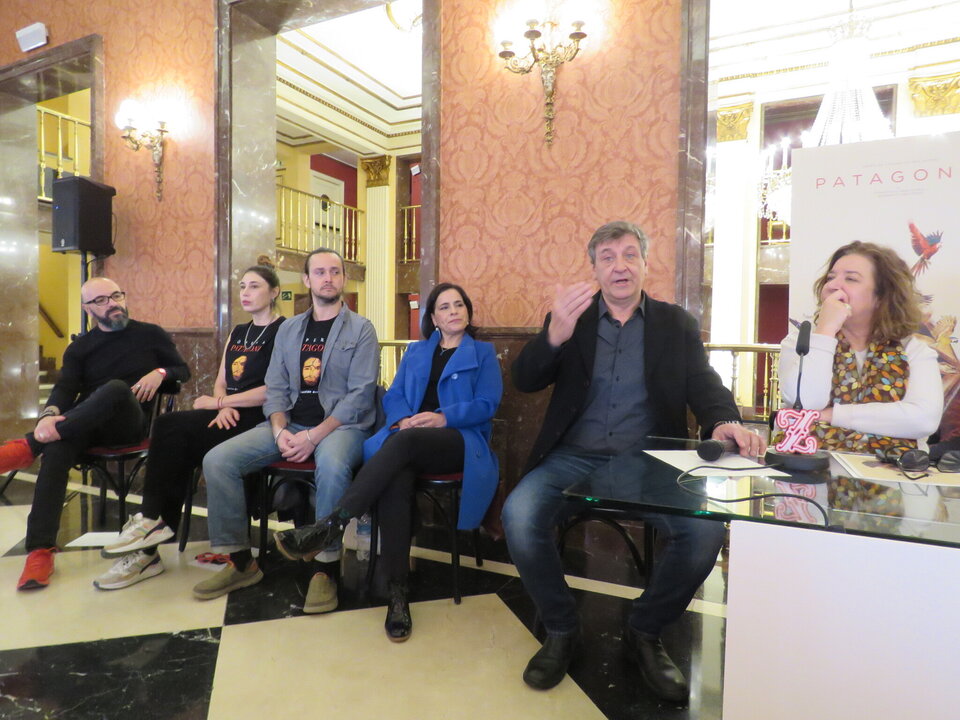 Nicolás Fontecilla; María Paz Grandjean; Manuel Páez; Evelyn Ramírez; Marcelo Lombardero e Isamay Benavente