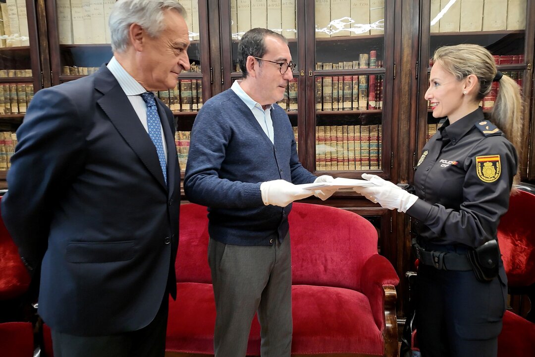 Recuperación Archivo General de Palacio y Policía Nacional