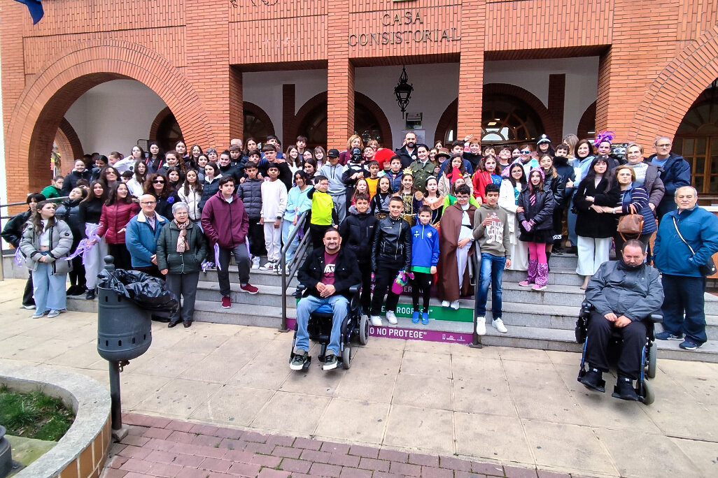 Foto de familia al término del acto