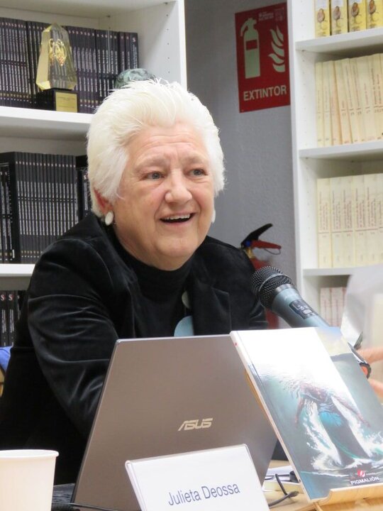 Gloria Nistal, escritora, profesora, fotógrafa y poeta