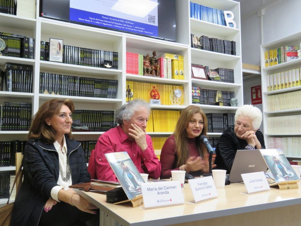 María del Carmen Aranda; Francisco Gutiérrez Carbajo; Julieta Deossa-durante su intervención- y Gloria Nistal