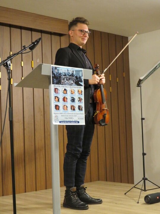 El violinista ucraniano Viktor Babak