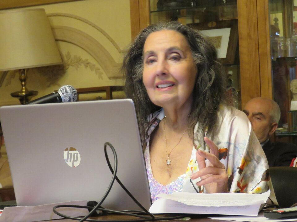 Eugenia Montero, que dictó brillantemente su conferencia, excelentemente documentada, demostrando tener una memoria prodigiosa