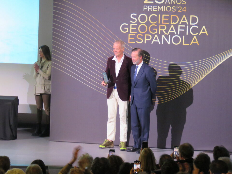 Erling Kagge, explorador, aventurero, escritor y editor noruego, Premio Internacional, con Juan Ignacio Entrecanales, Presidente de la Sociedad Geográfica Española