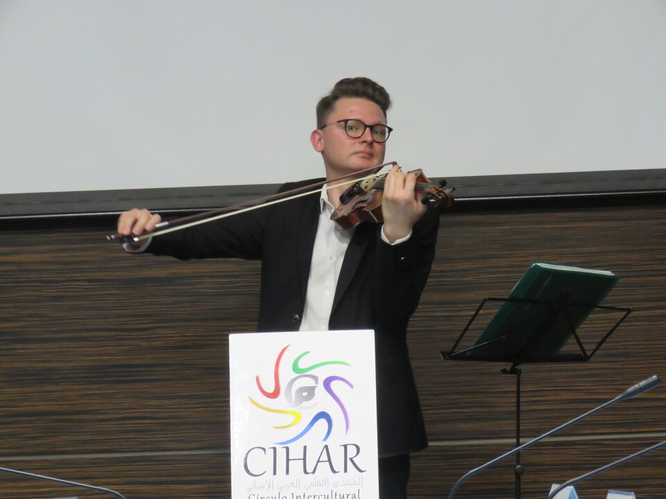 El violinista ucraniano Viktor Babak durante su actuación