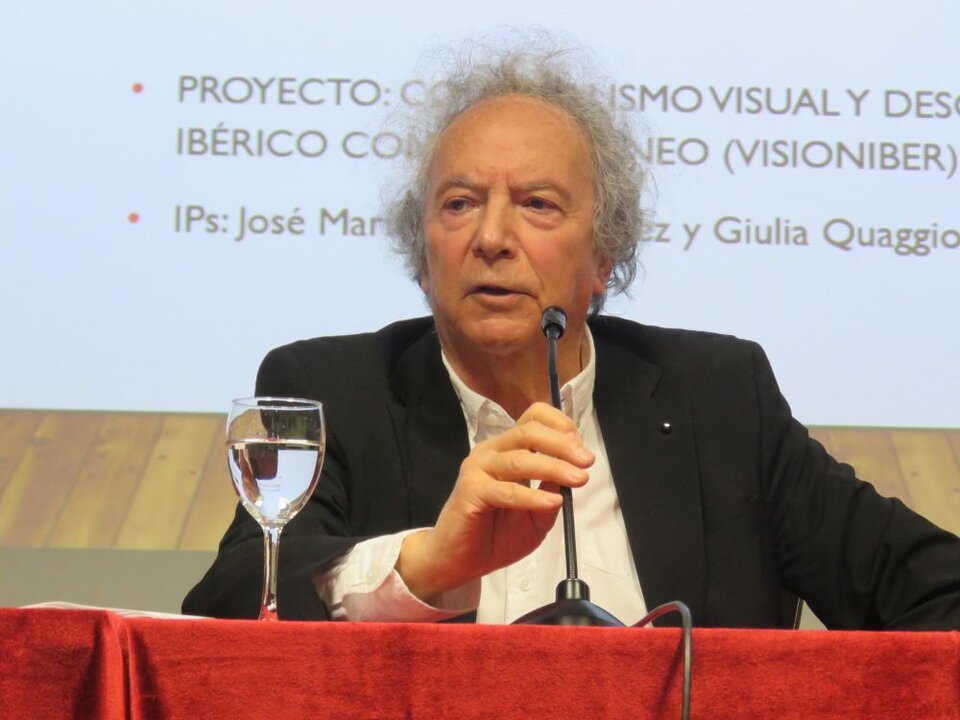 El profesor Francisco Gutiérrez Carbajo durante su intervención