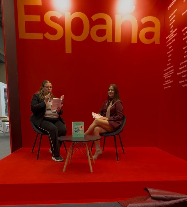 Beatriz Saavedra con Yolanda Sonia