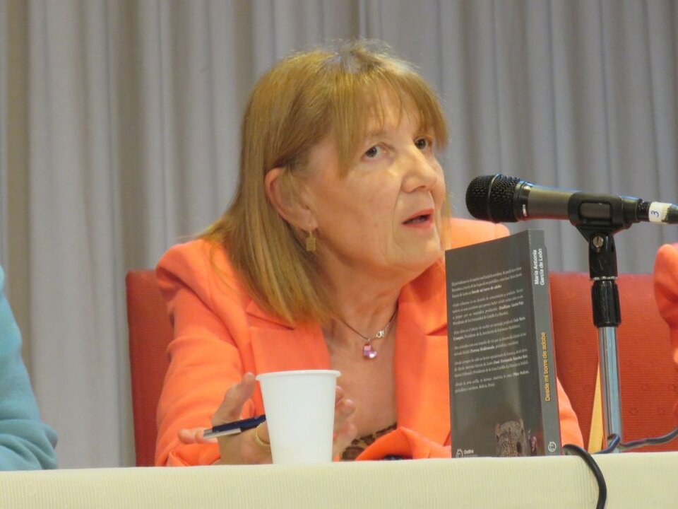 La directora del diario Lanza y autora del prólogo de la obra, Julia Yébenes