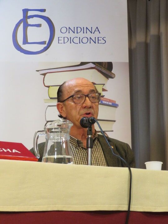 Juan López Martínez, inspector de Educación y vicesecretario de la Casa de Castilla-La Mancha
Foto 9:	Julia Sáez, Julia Yébenes, Maria Antonia García