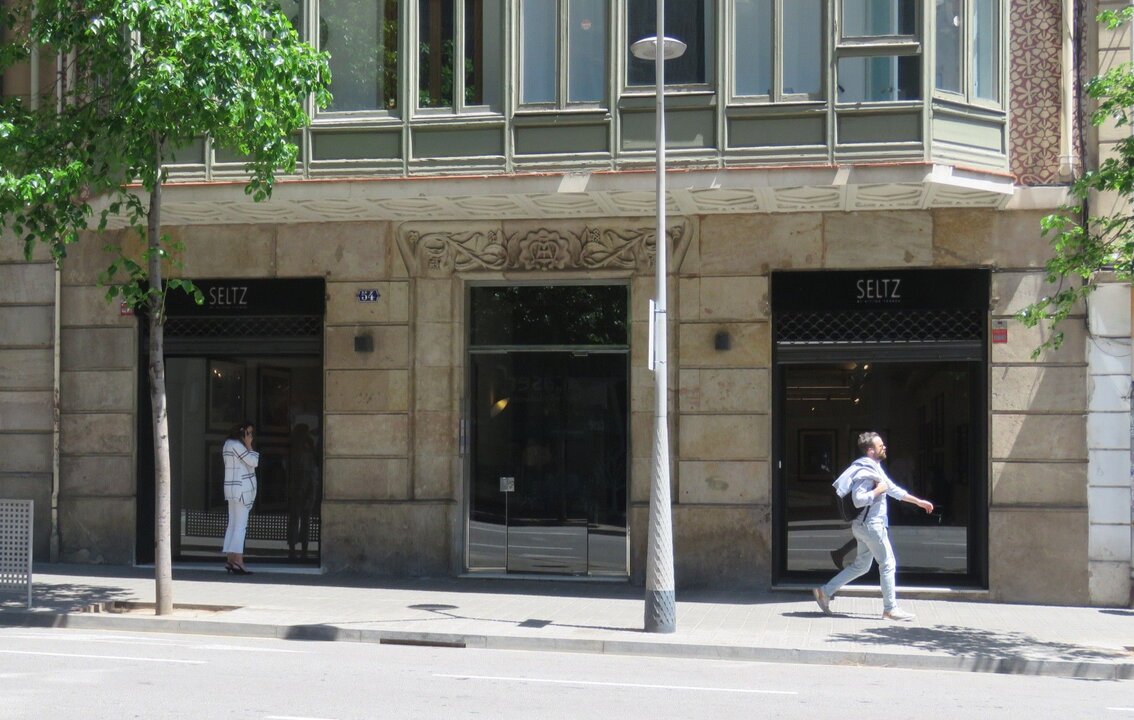 La galería SELTZ by Ritter Ferrer , está situada en la calle Balmes, 54, en el Eixample de Barcelona