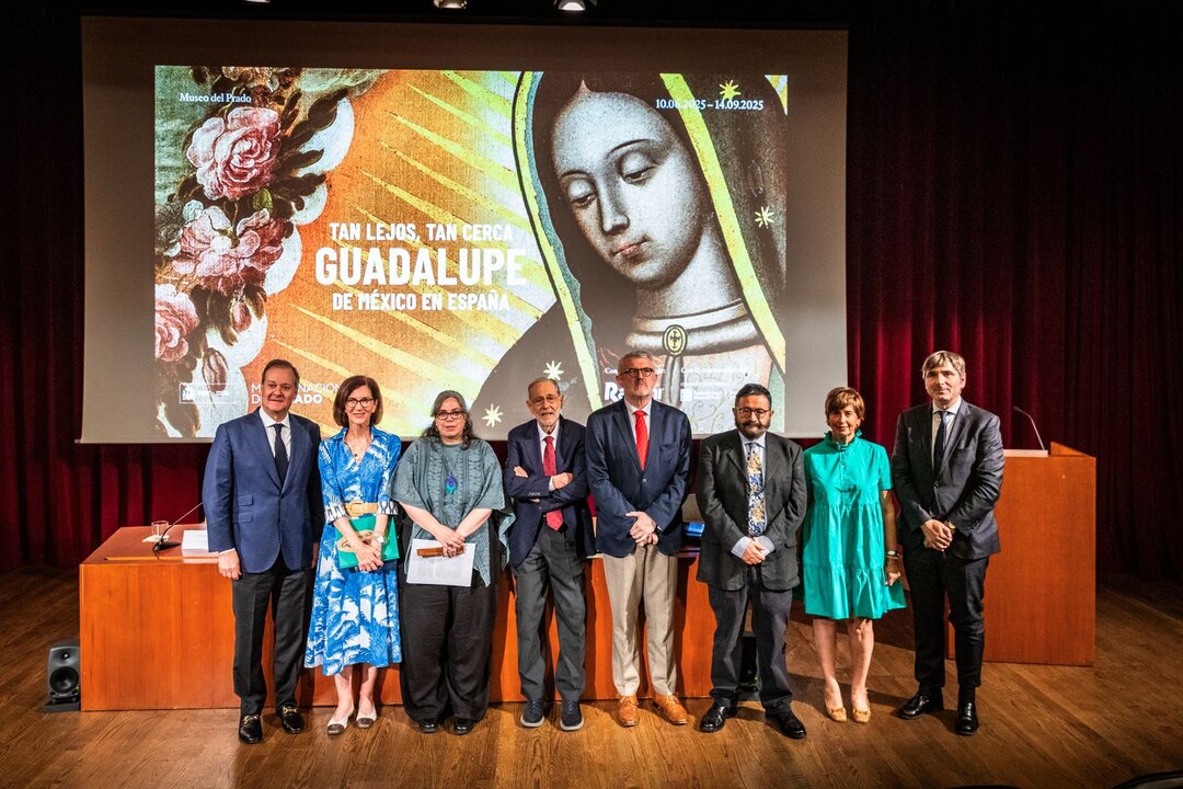 De izquierda a derecha: Eugenio Madero, Presidente del Consejo de Administración y CEO de Rassini; Nuria de Miguel, Secretaria General de la Fundación Amigos Museo del Prado; Paula Mues Orts, Comisaria de la exposición; Javier Solana, Presidente del Real Patronato del Museo Nacional del Prado; Miguel Falomir, Director del Museo Nacional del Prado; Jaime Cuadriello, Comisario de la exposición; Marina Chinchilla, Directora Adjunta de Administración del Museo Nacional del Prado, y Alfonso Palacio, Director Adjunto de Conservación e Investigación del Museo Nacional del Prado, durante la presentación de la exposición